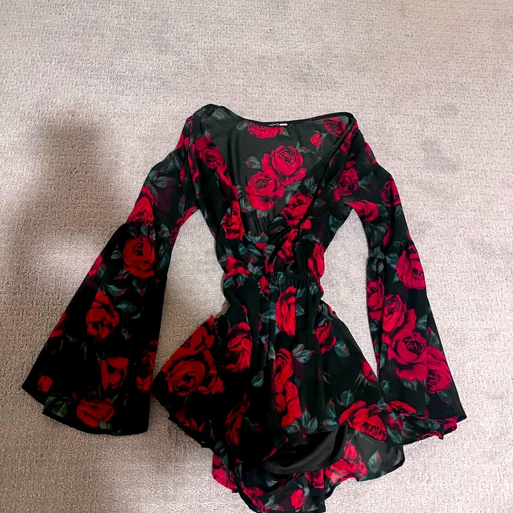 Fashion nova floral romper size s